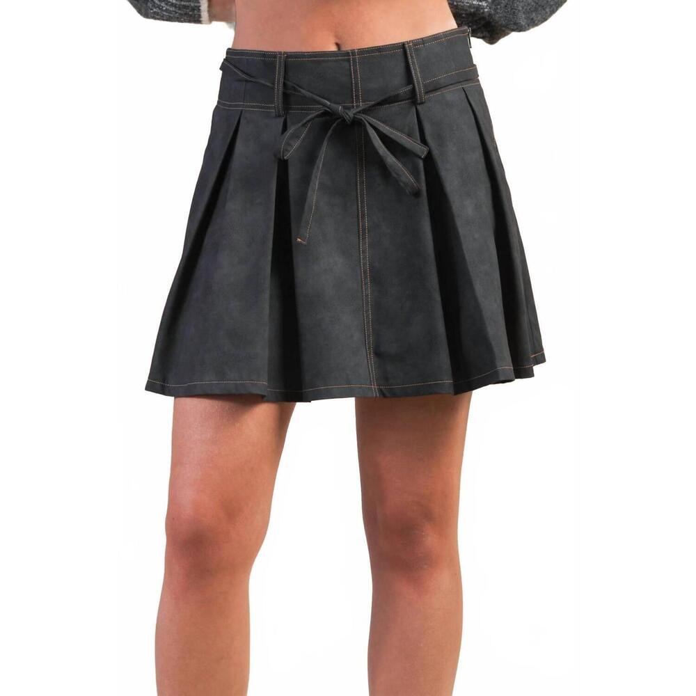 NEW VERY J outlaw chic pleated mini skort in black